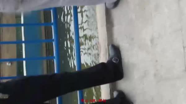 偷拍长裤高跟.avi